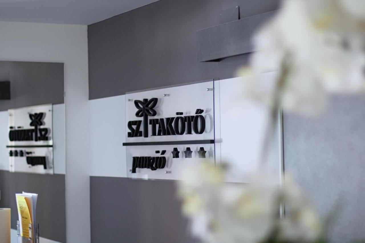 Szitakoeto Panzio Hotel Tiszafüred Eksteriør billede